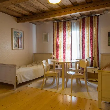 بيت ضيافة Tampere Maja